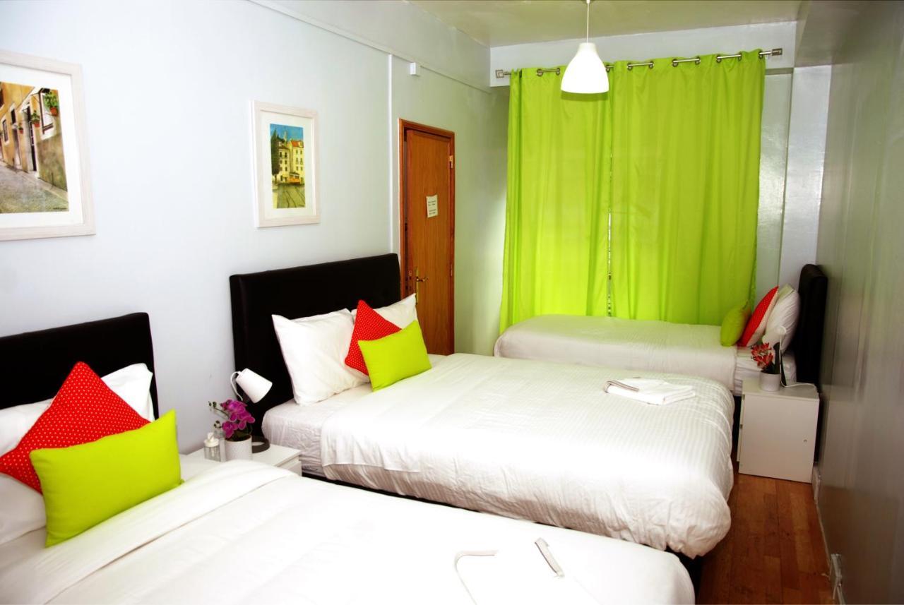 Do Castelo Hostel *