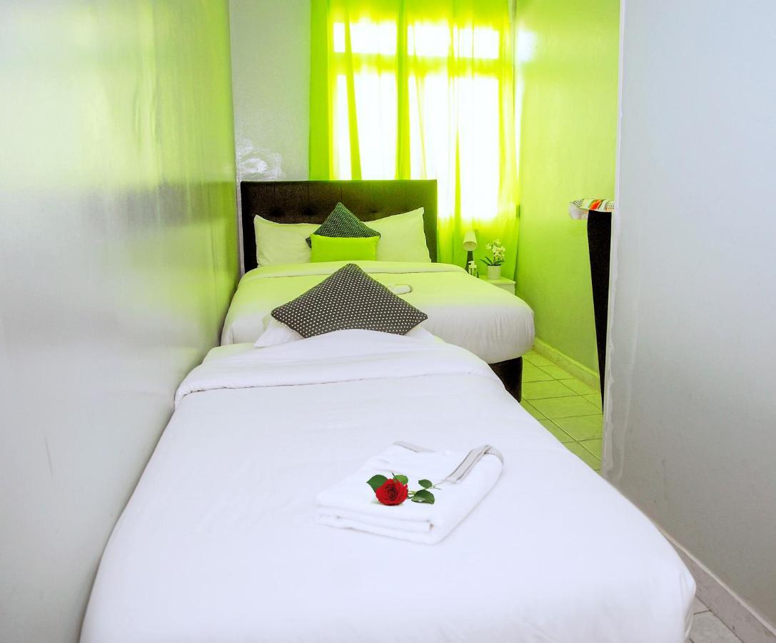 Do Castelo Hostel *